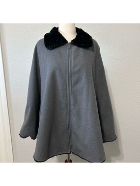 Sporto Gray and Black  Reversible Cape A-Line Wool Blend